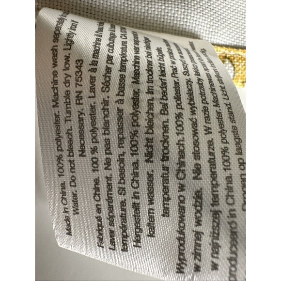 The Farmhouse  by Rachel Ashwell Oblong Bee Table Cloth 60x104  And 4 Napkins - Picture 5 of 5